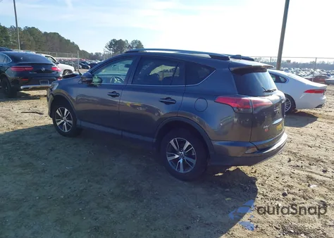 2017 Toyota Rav4 Xle z USA, uszkodzony, nr VIN JTMWFREV7HJ107943
